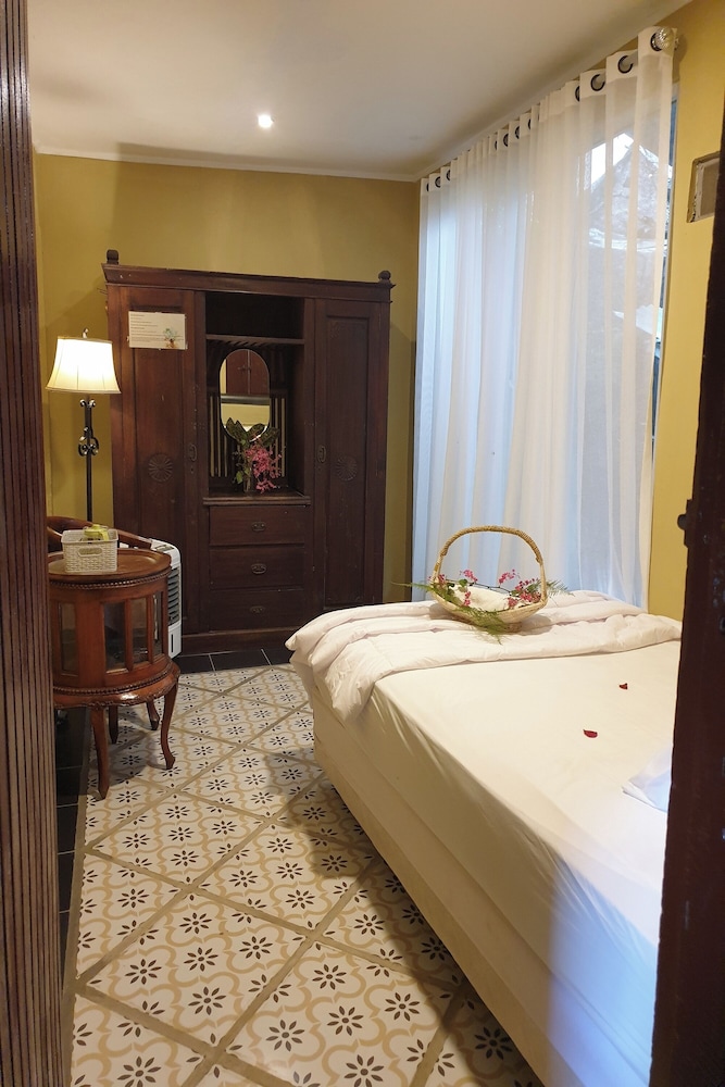 NILA HOUSE, Sharia Family Home Stay by ZUZU 16/73