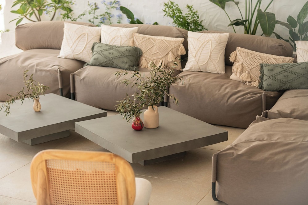 Host Villas & Suites 31/50