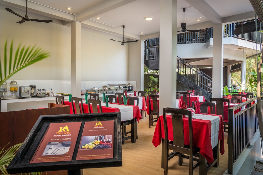 Reveal Courtyard in Reveal Angkor 40/60