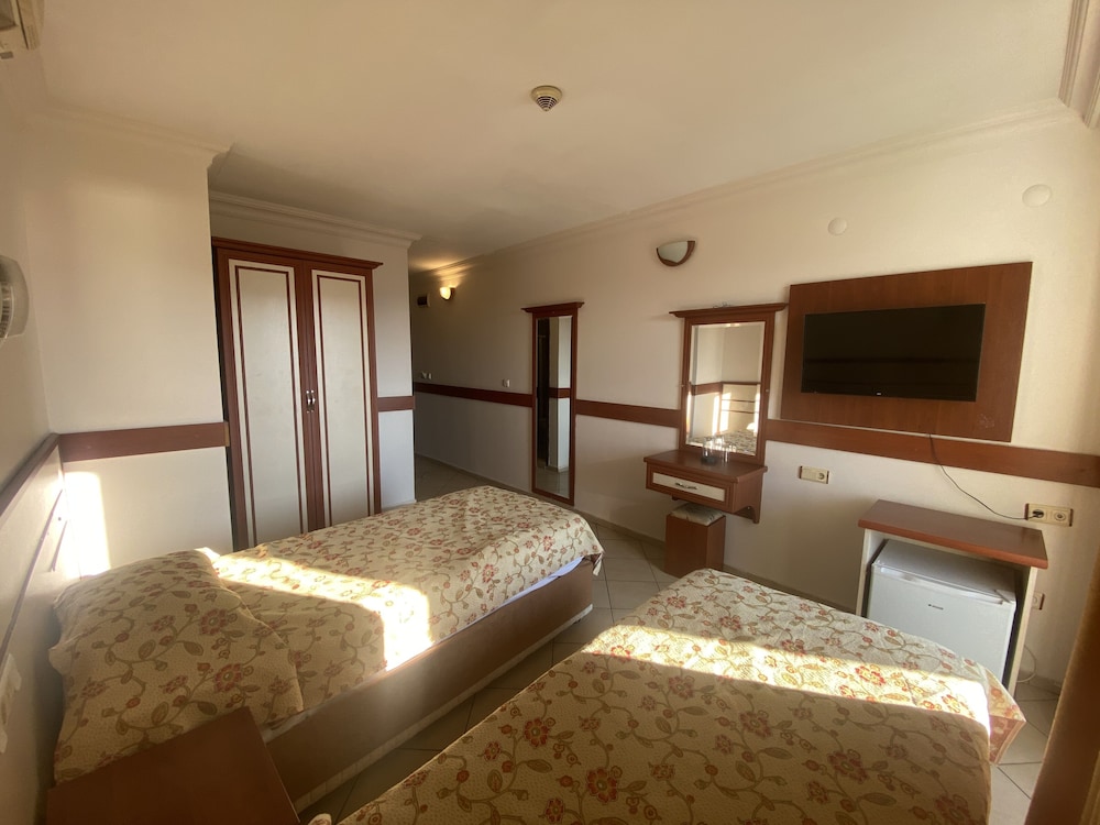 Lavinia Apart Hotel 23/66