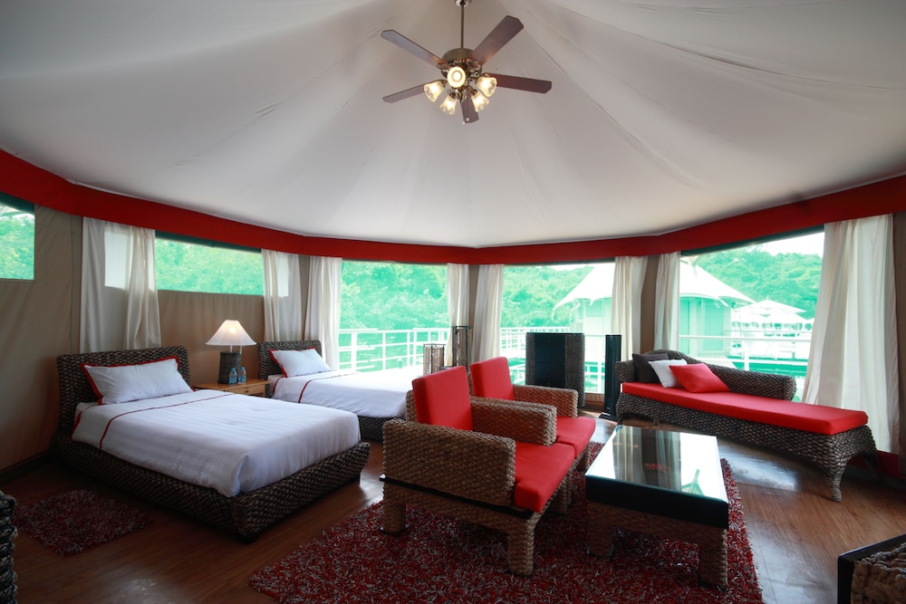 4 Rivers Floating Lodge 9/50
