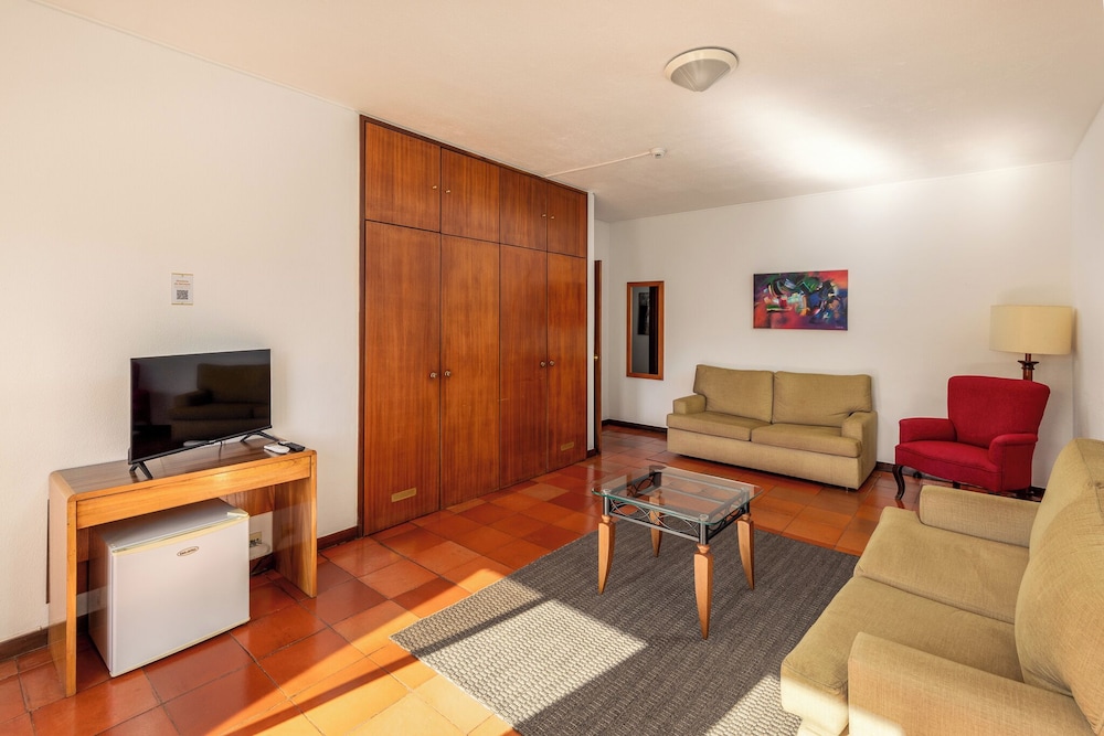 Praia Da Lota Resort Apartments 56/85
