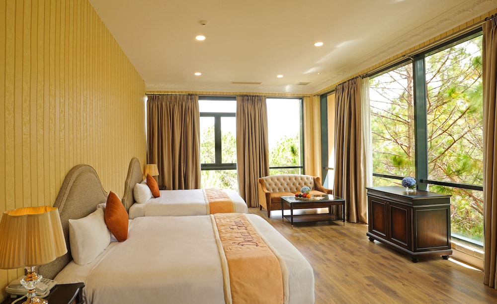 Family, 2 Queen Beds, Deluxe Building
