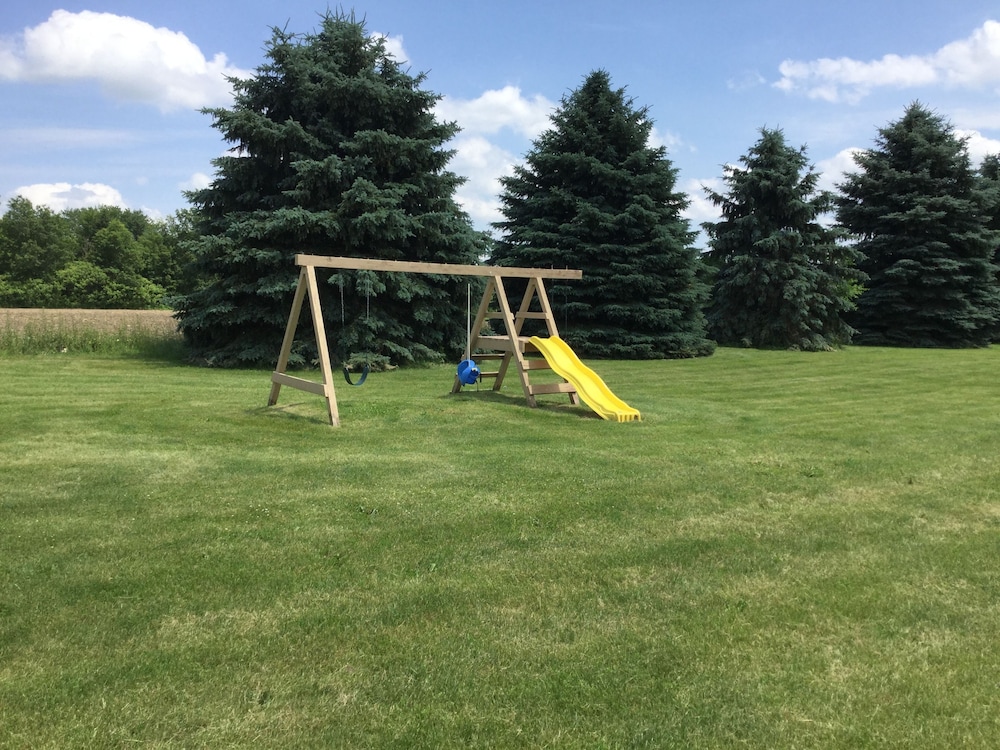 Super 8 by Wyndham Imlay City 25/27