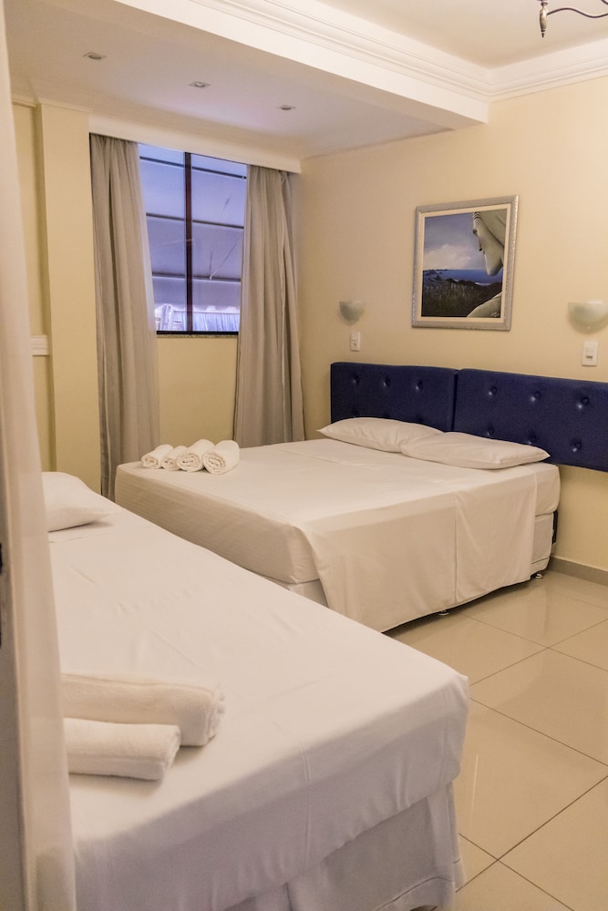 Lemes Hotel 4/50