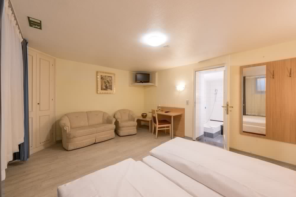 Windsor Hotel 26/49