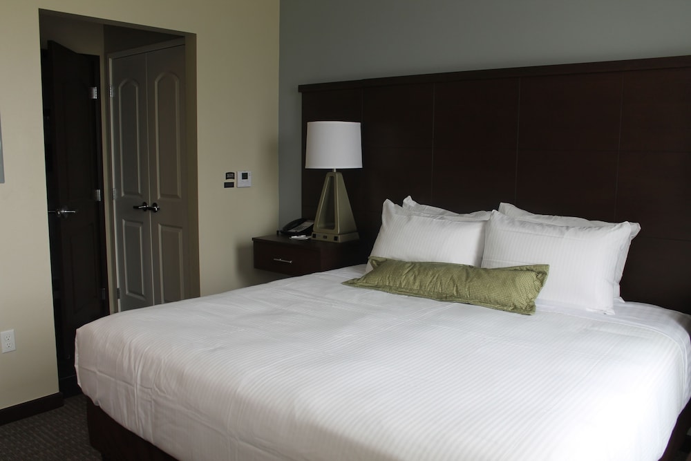 Staybridge Suites Carlsbad/San Diego 13/73