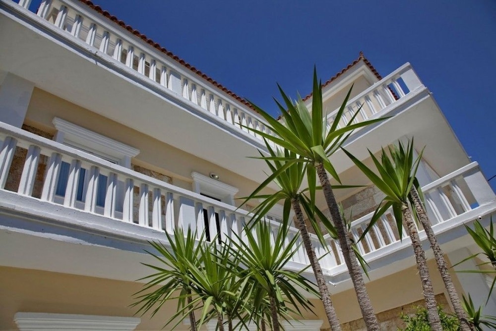 Jo-An Beach Hotel 15/93
