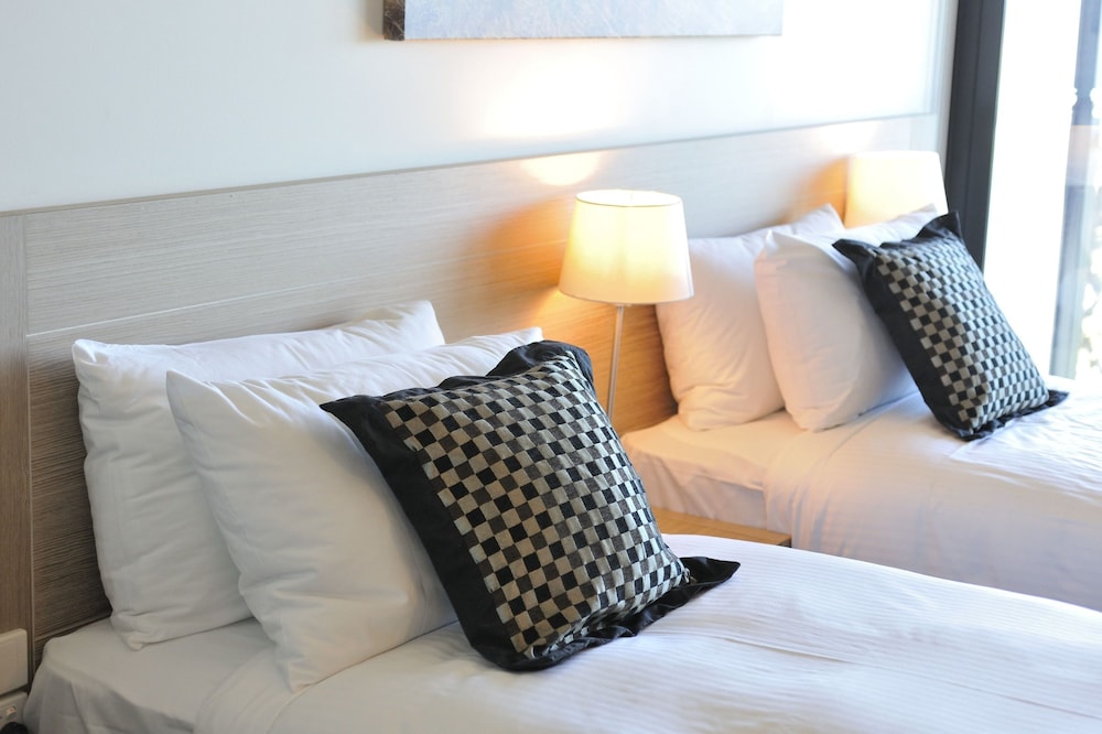 Mercure Portsea 11/67