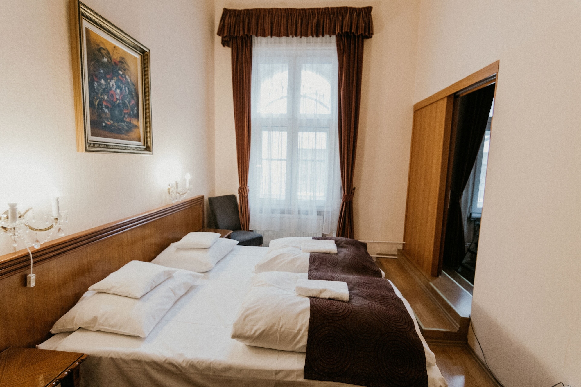 غرفة كلاسيكية مفردة بسرير فردي، Tisza Hotel 2/4