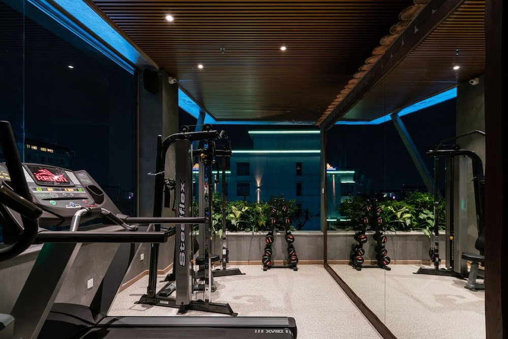 Au Lac Center Hotel 24/50