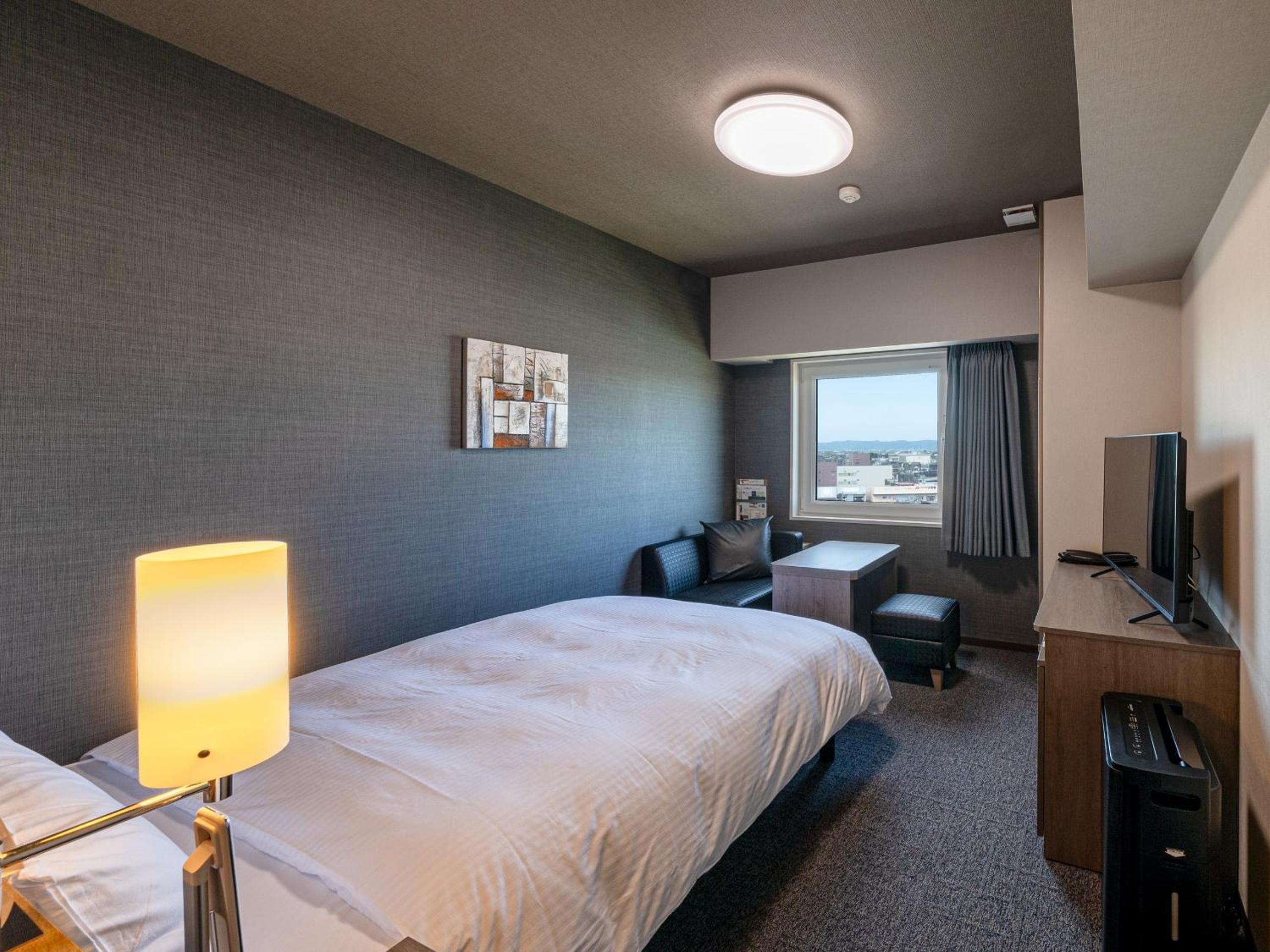 Semi Room, Semi Double Bed