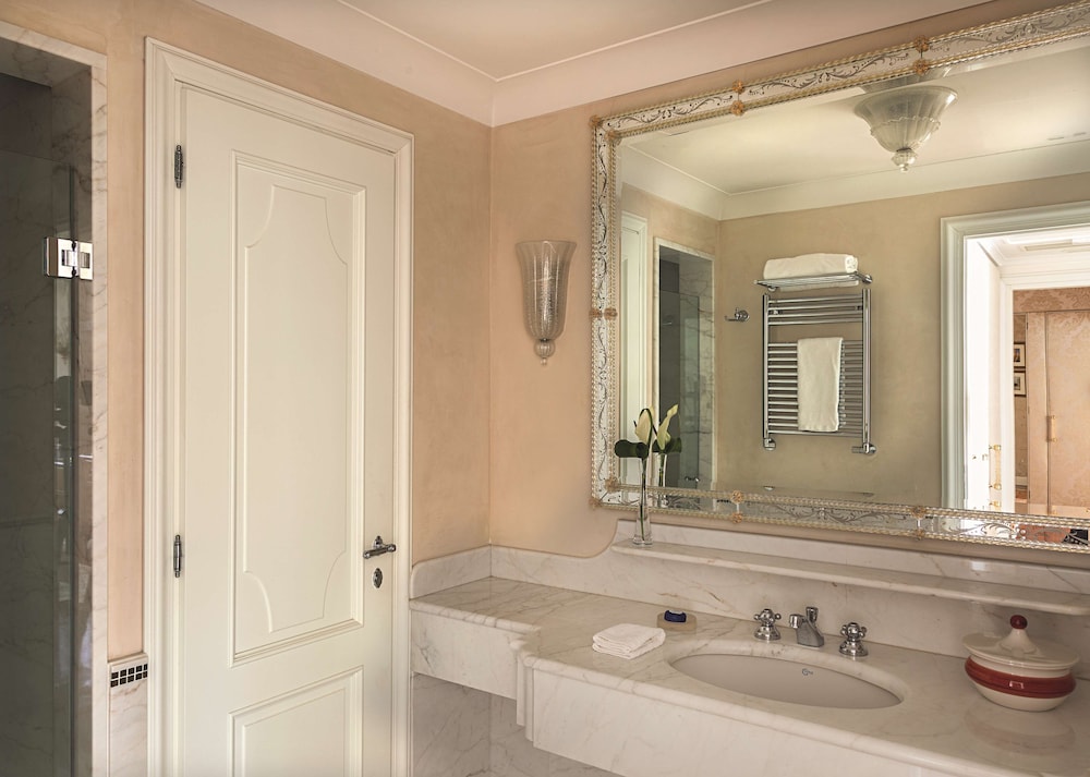 San Giorgio, Suite, King and Twin Beds، Cipriani A Belmond Hotel Venice 5/8