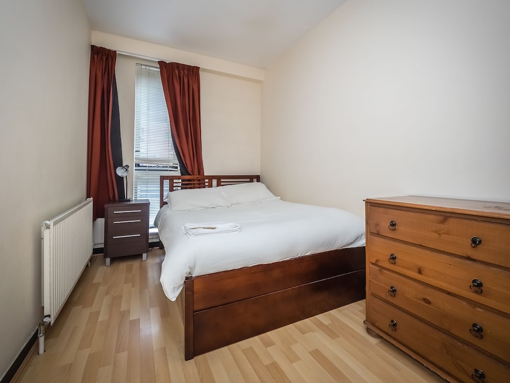 LSE Rosebery Hall 13/50