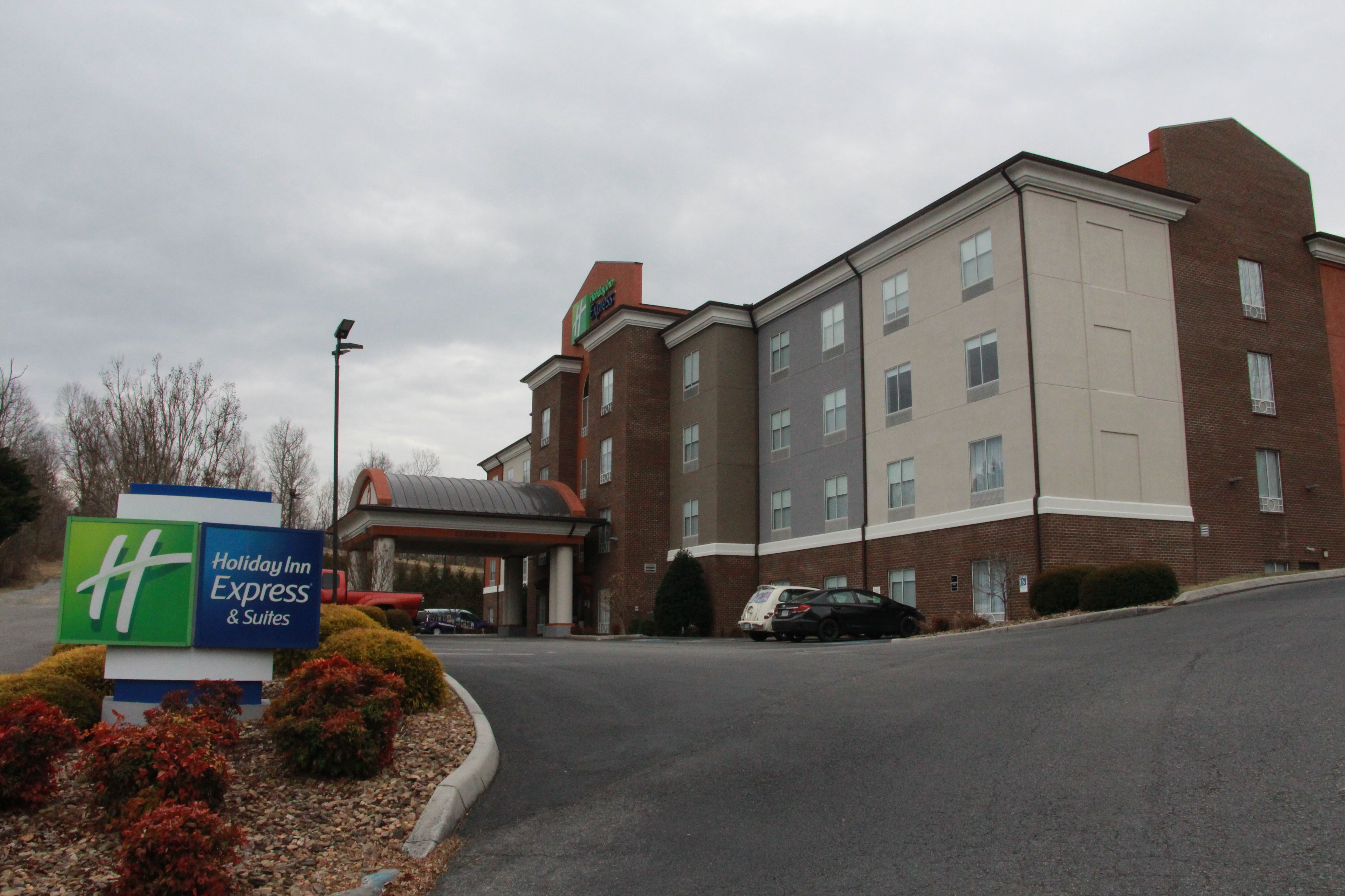 Holiday Inn Express Hotel And Suites Wytheville 73/74
