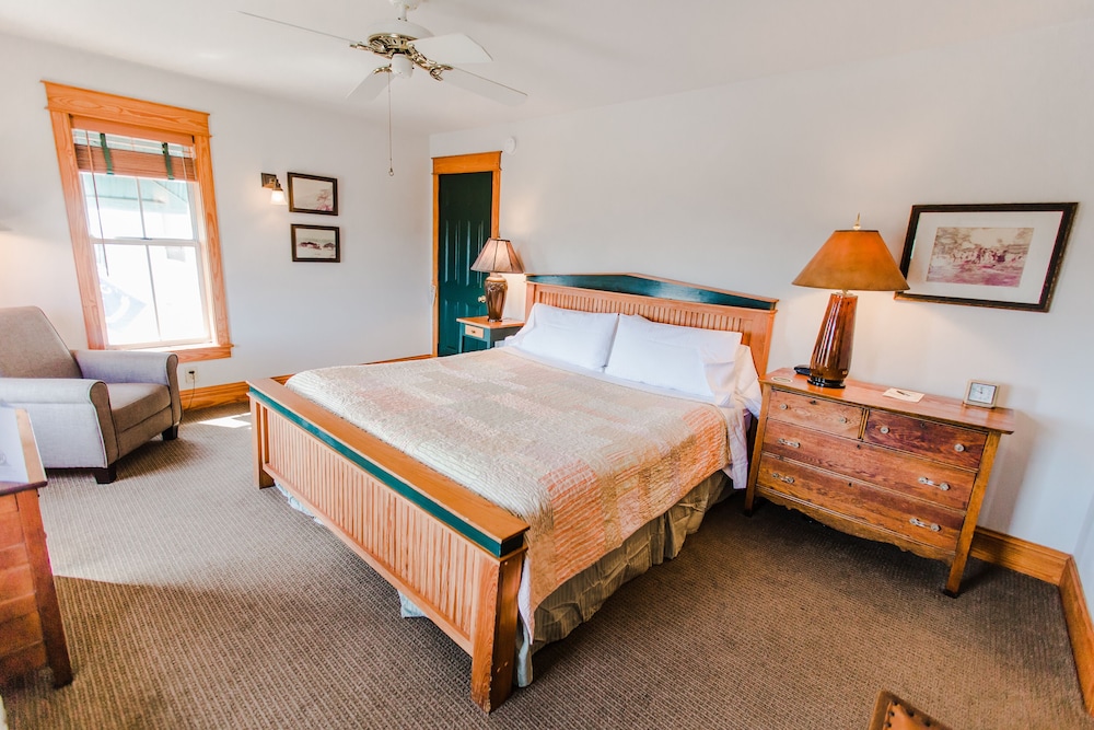Roanoke Island Inn 13/50