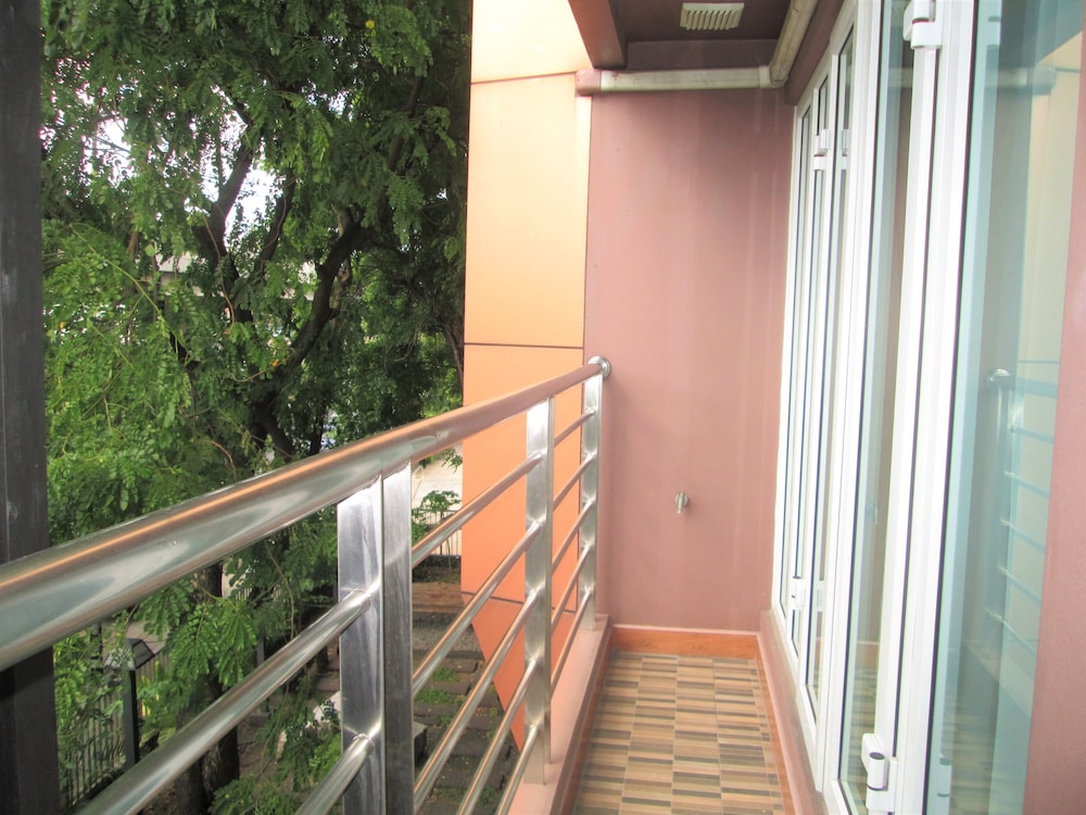 Nest n Rest Hotel 31/34