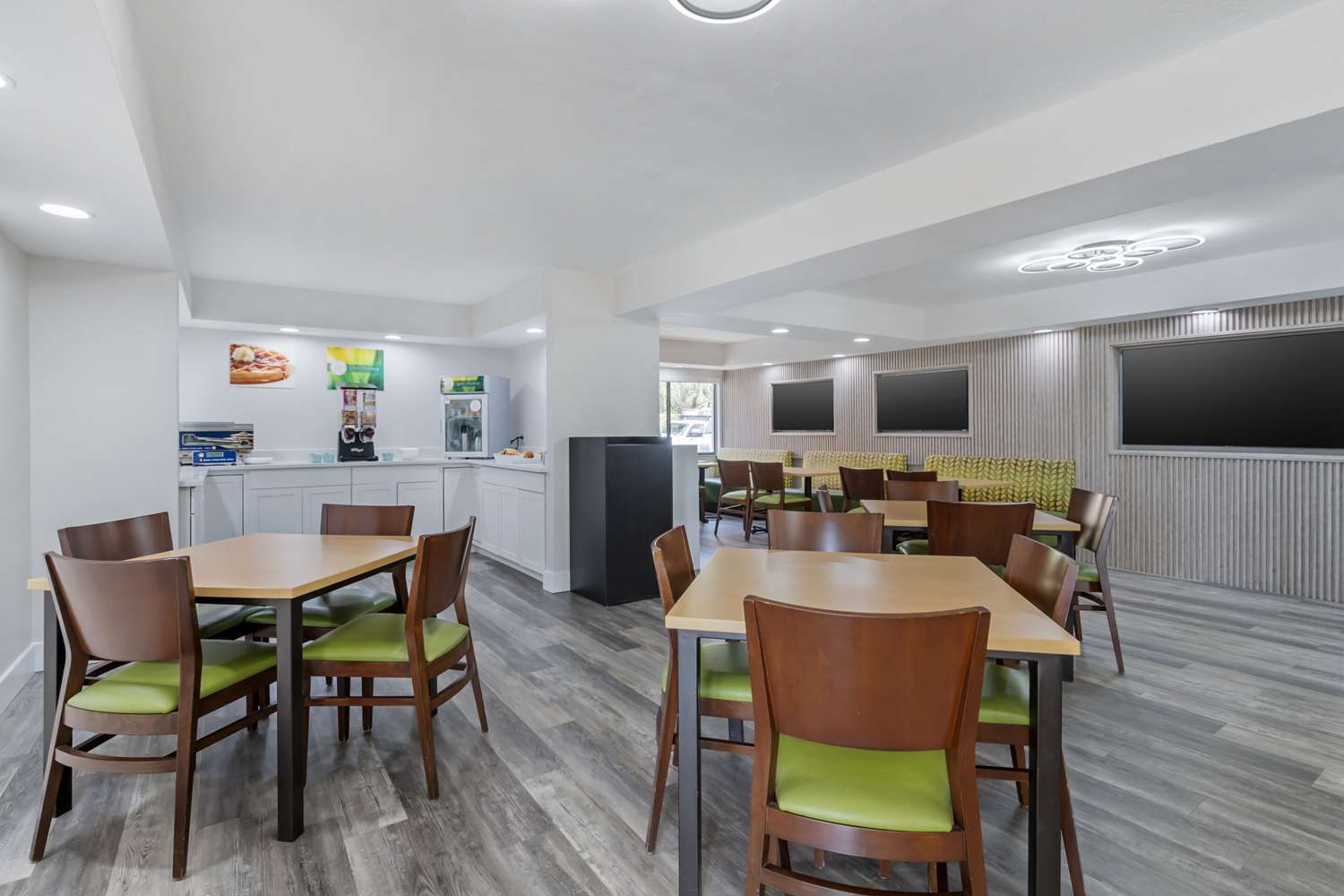 Quality Inn & Suites Orlando East - UCF Arena 37/43