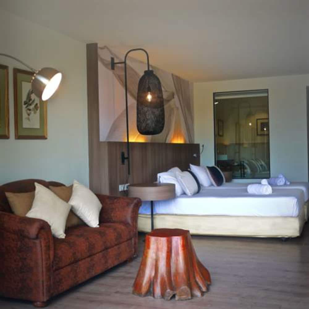Issara Boutique Winery Hotel 57/78