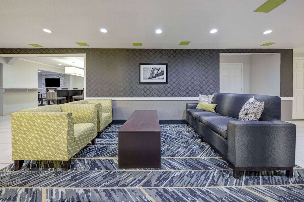 La Quinta Inn El Dorado 40/53