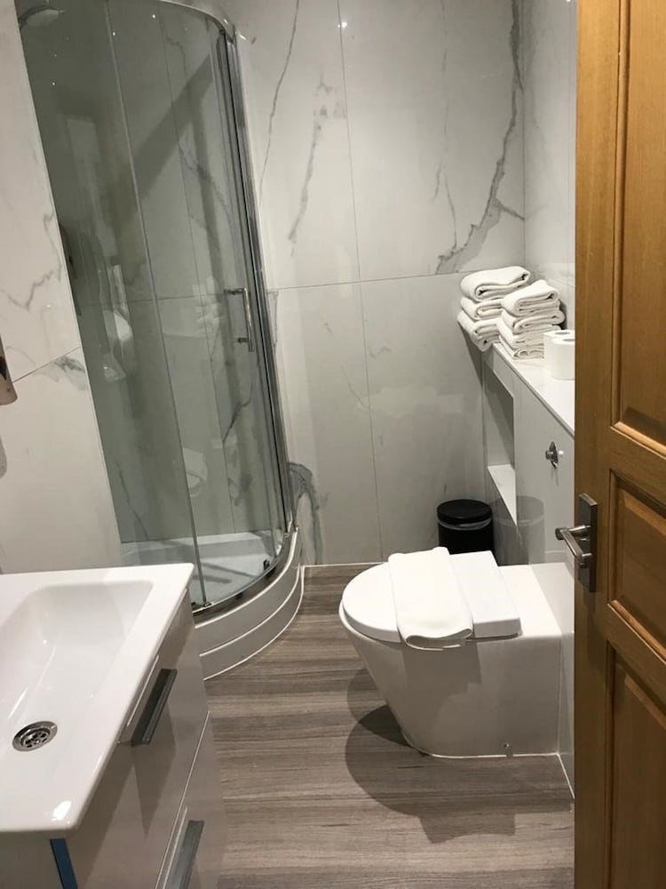Msk Hotel 82 London 30/34