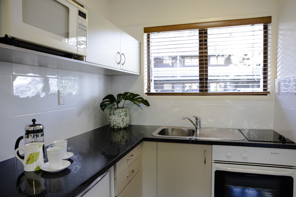 EMERALD INN ON TAKAPUNA BEACH 21/34