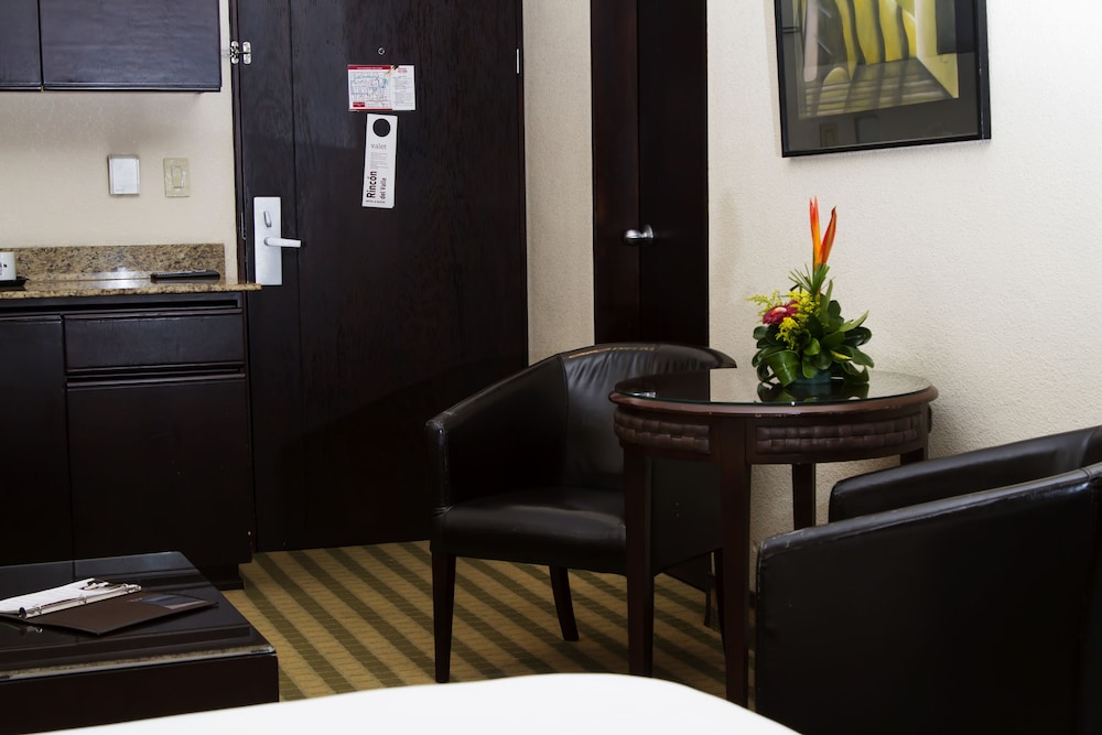 Rincon Del Valle Hotel Suites 2/74