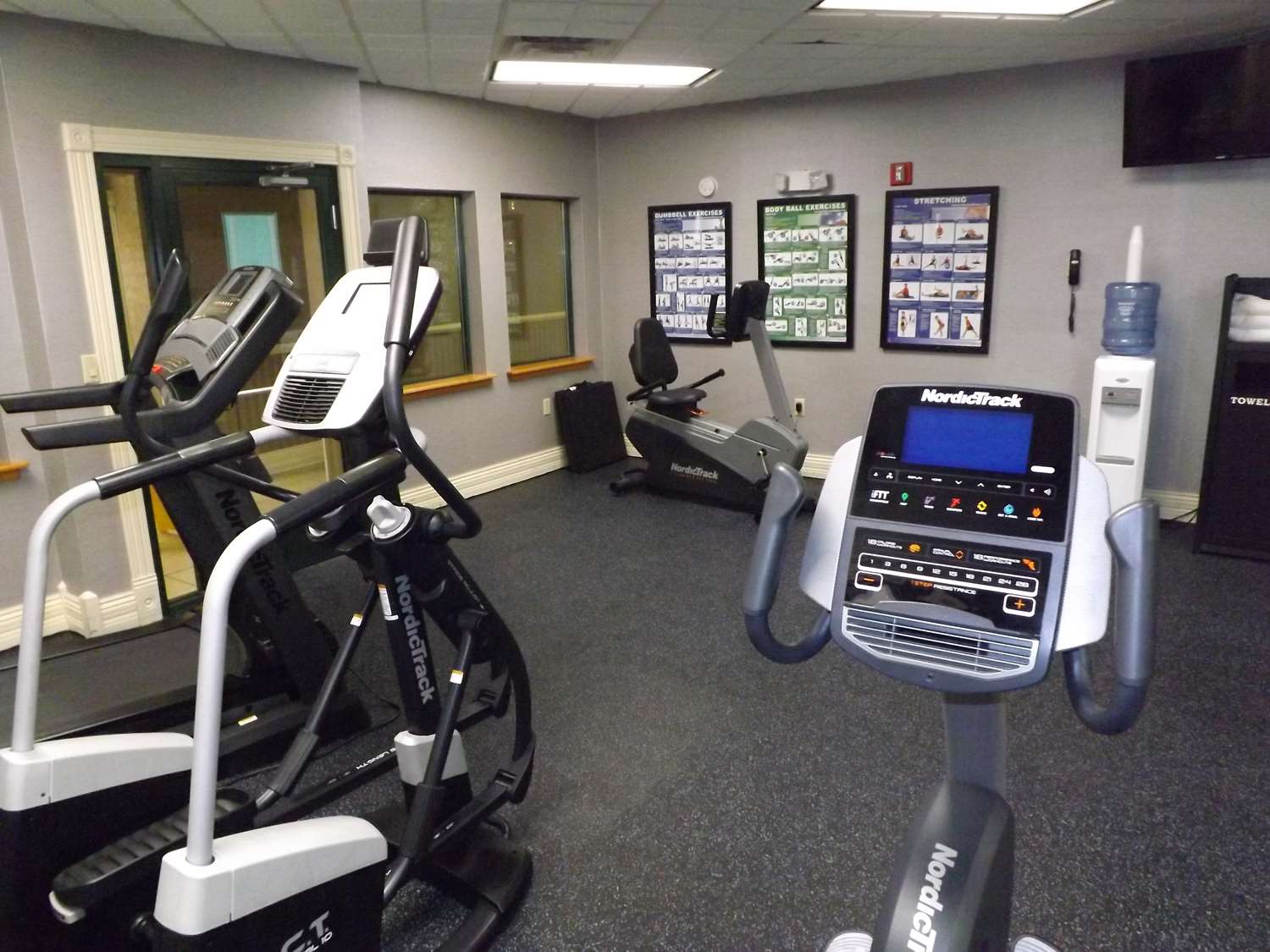 Best Western Plus Kalamazoo Suites 16/25
