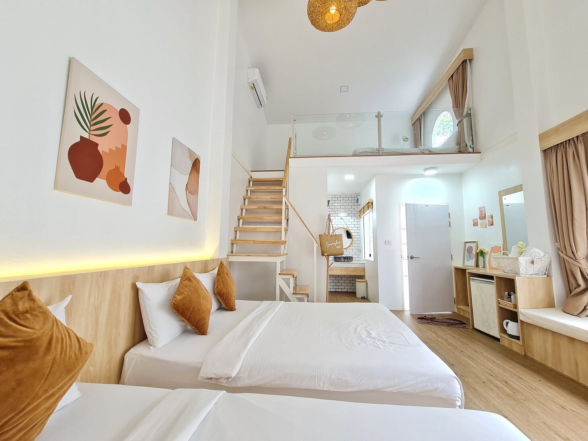Cozy, House, 3 Queen Beds
