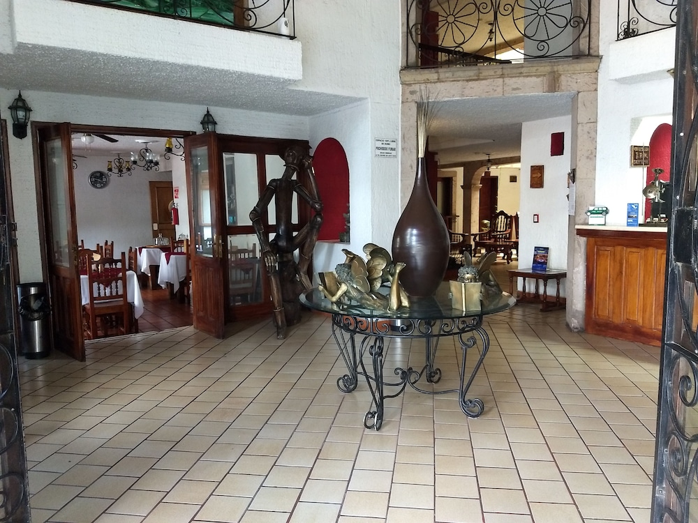 Hotel Don Quijote Plaza 44/58