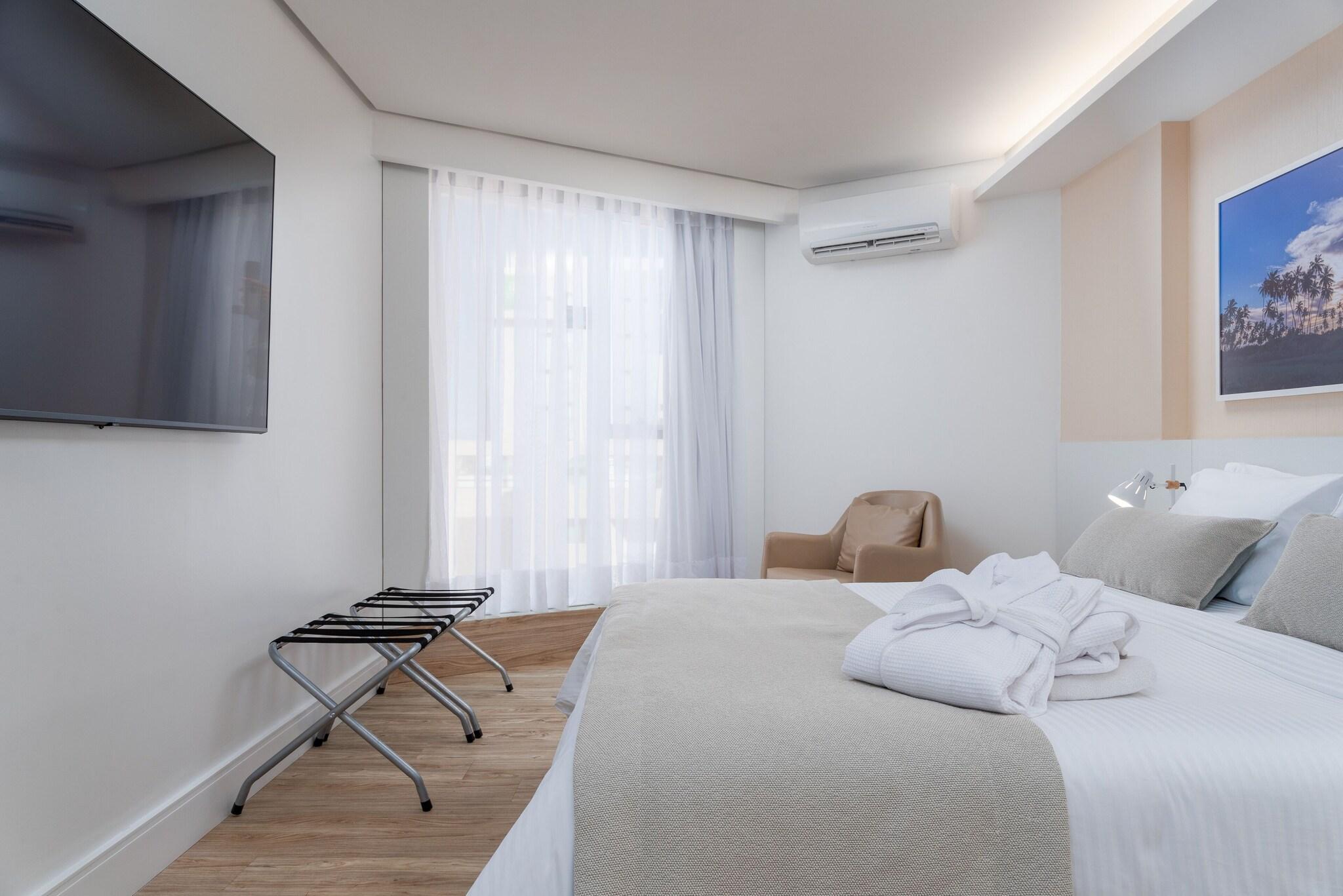 Premium, Triple, Side Sea View