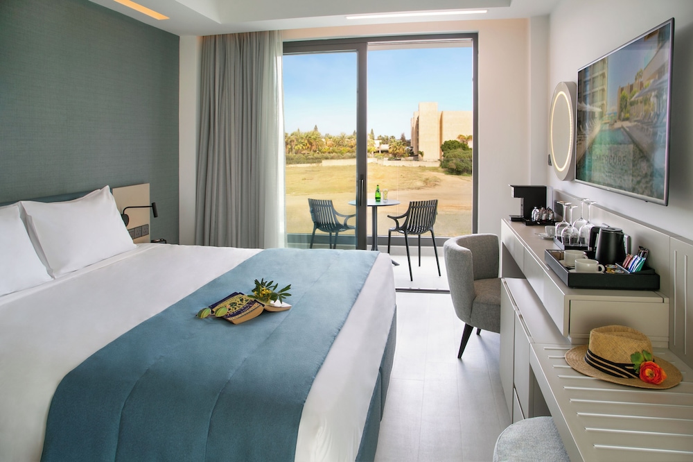 Mercure Larnaca Beach Resort 9/39