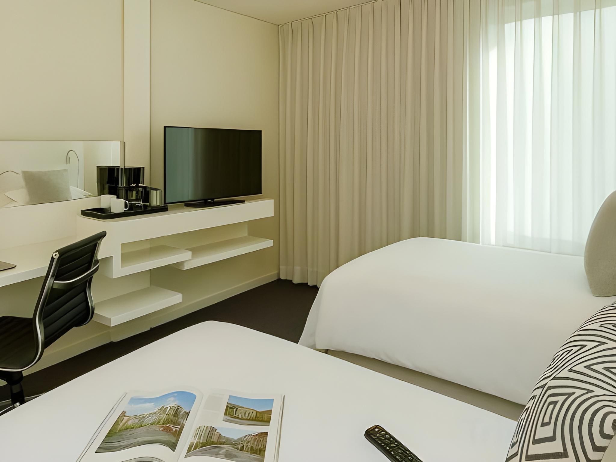 Light, Twin Beds