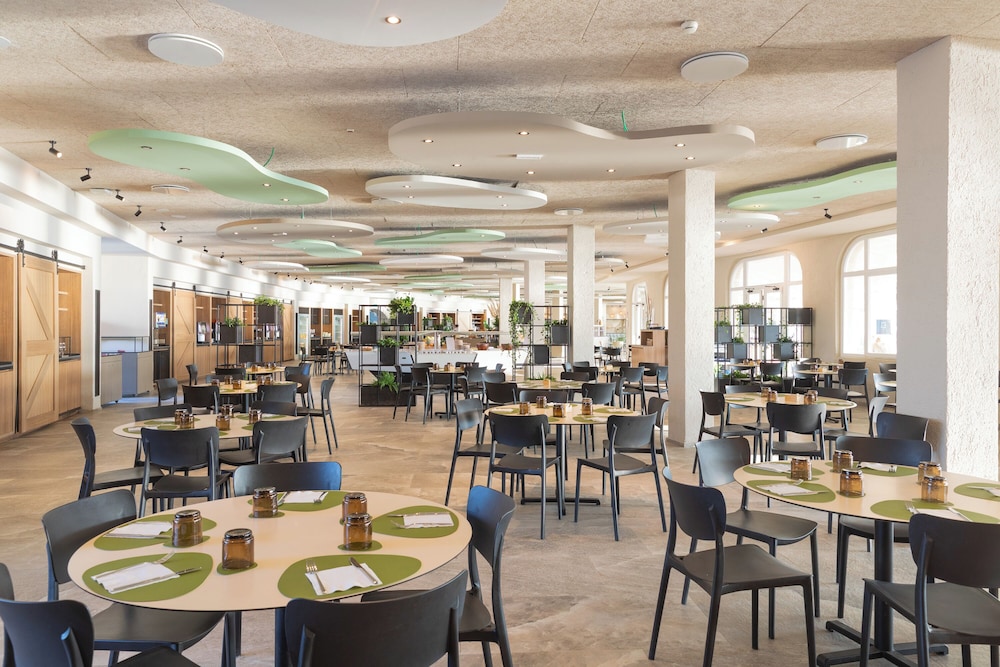 Mangia's Sardinia Resort 34/49