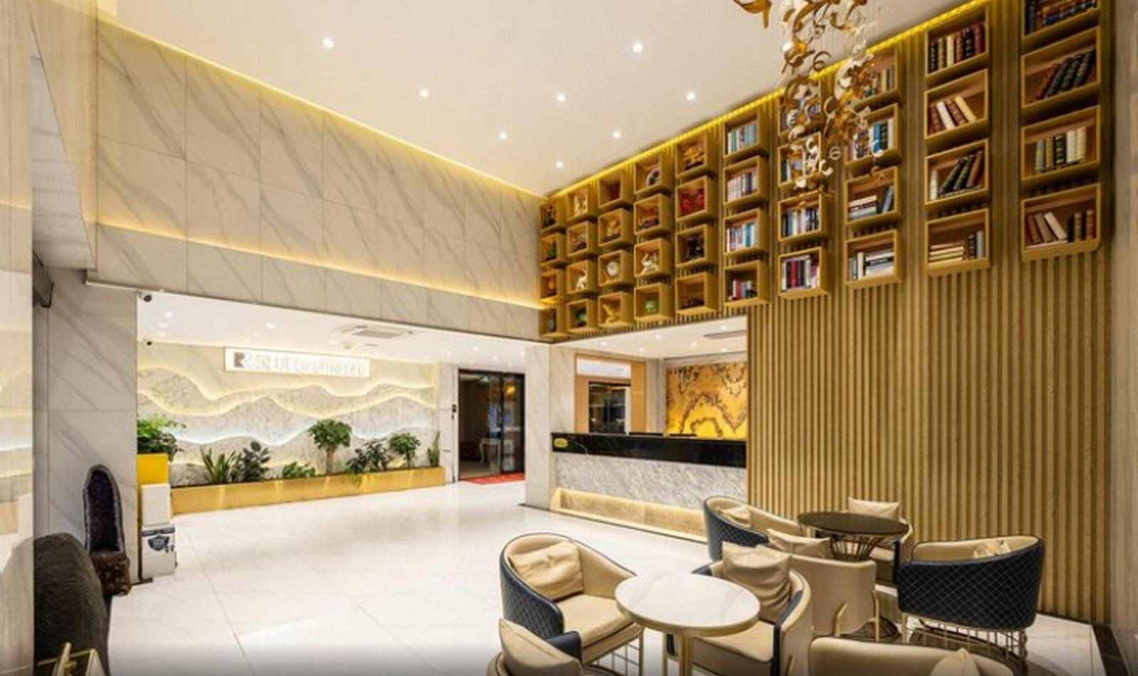 Chengjing Life Hotel (Beijing Happy Valley) 8/21