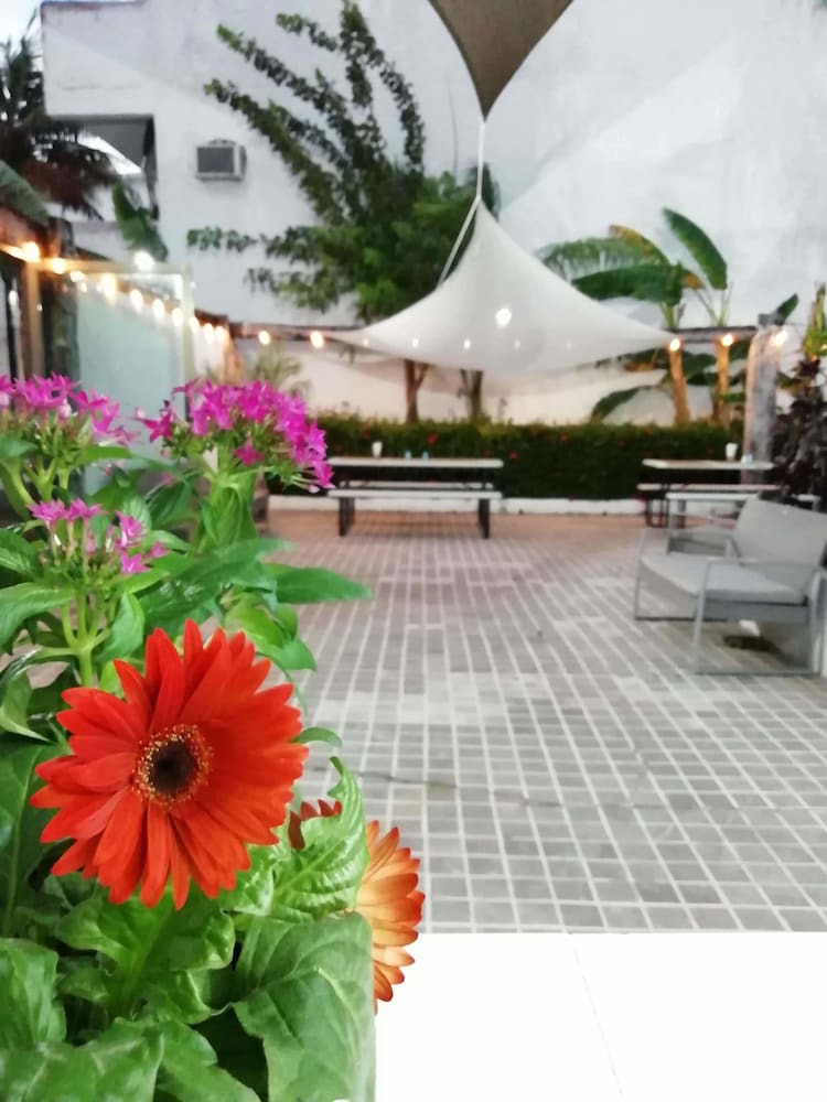 Hotel Green 16 Extended Stay 7/49