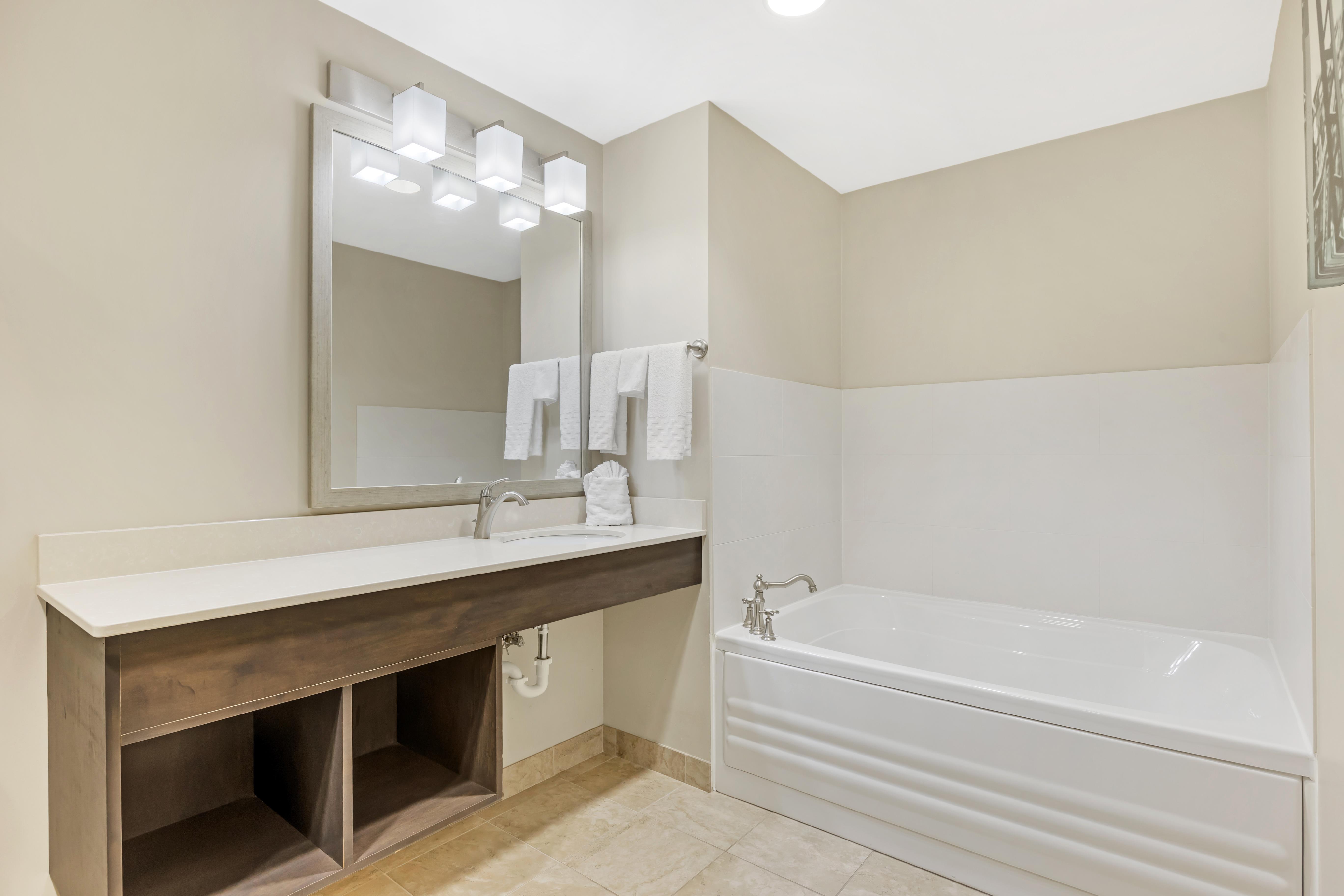 Suite, King Bed, Best Western Plus Centralia Hotel & Suites 9/15