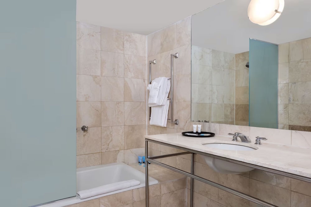 The Astor by LuxUrban 29/30