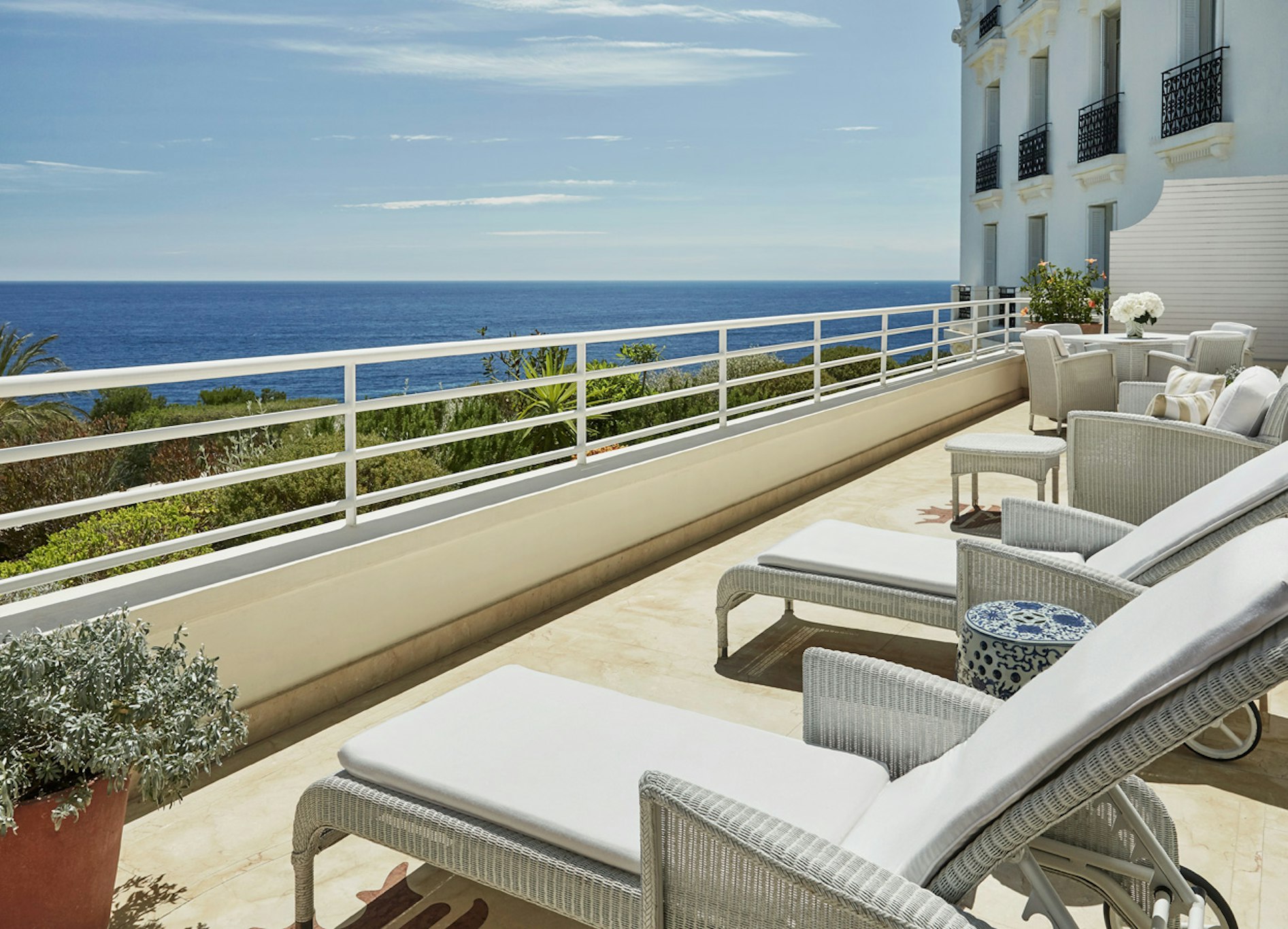 Grand Hotel du Cap-Ferrat, a Four Seasons Hotel 11/85