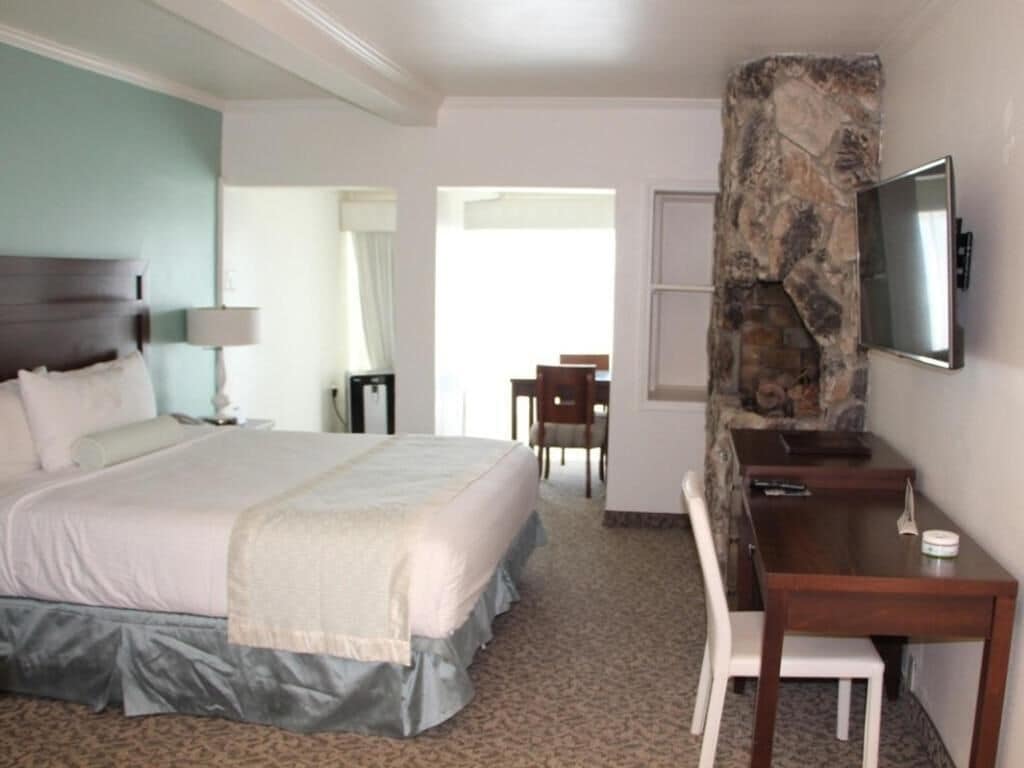 Room, King Bed, Ocean Front