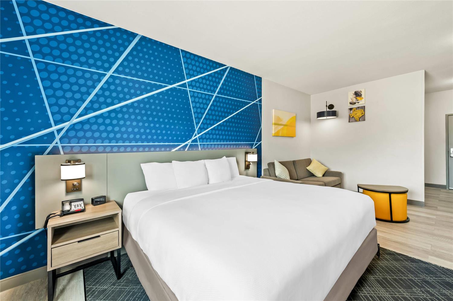 جناح بسرير كينج لذوي الإعاقة، Comfort Suites Longview North 5/9