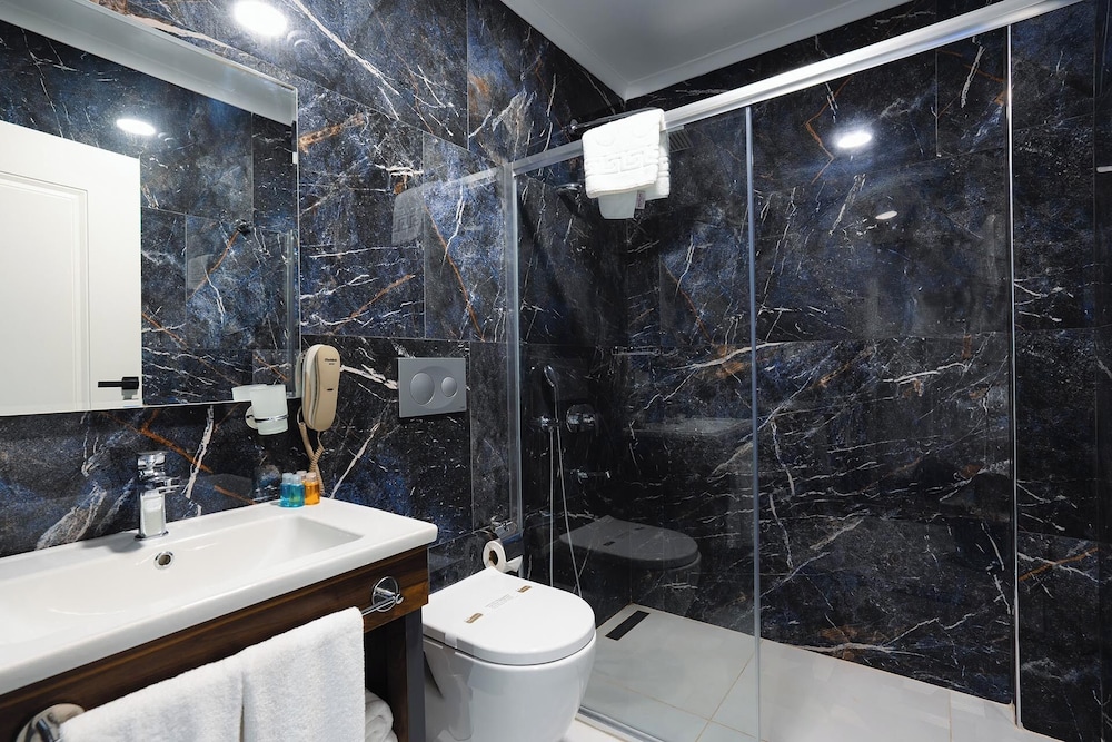 Berlin Suite Hotel Trabzon 44/50