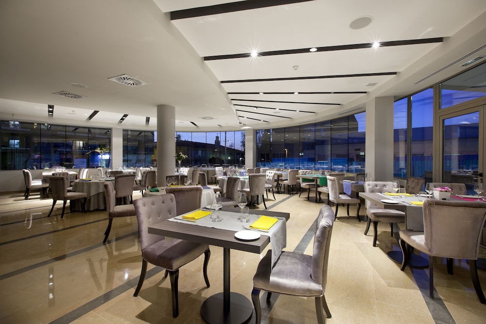 Hotel Masmonzon 44/50