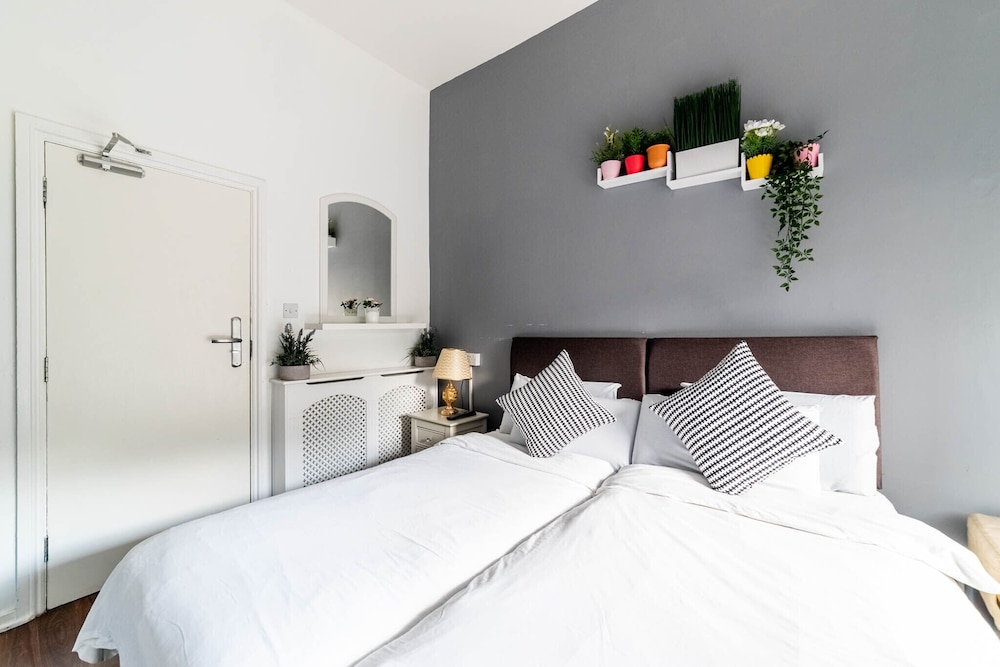 Book a Bed Hostels (ex. Venture Hostel) 18/64