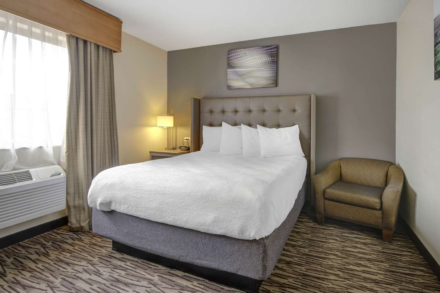 Best Western Plus Peppertree Airport Inn 10/57