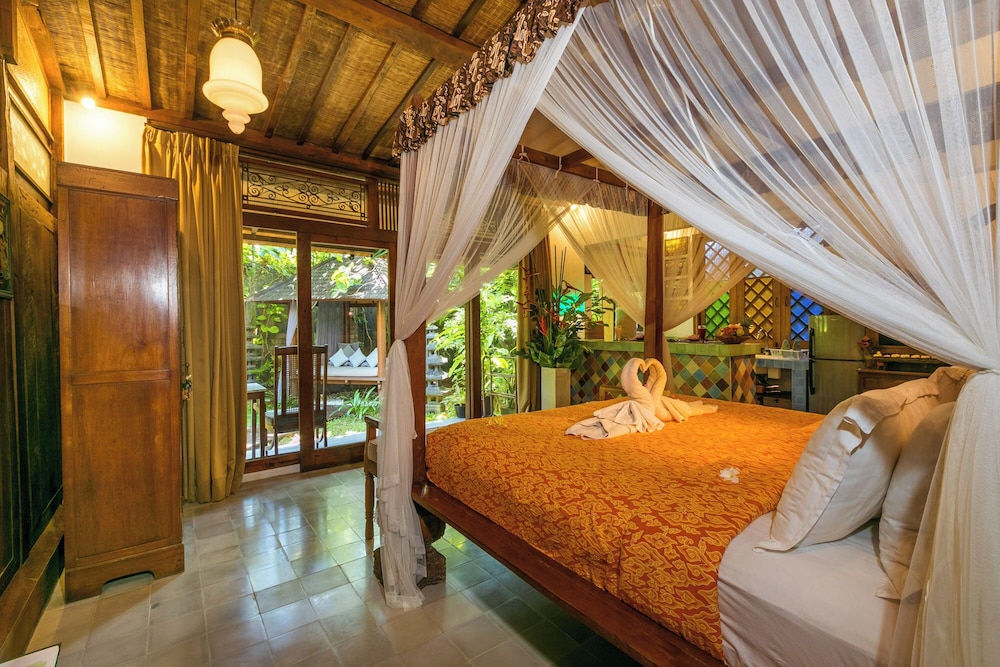 1 Bedroom, Deluxe, Villa, King Bed, Pool View, Garden Area