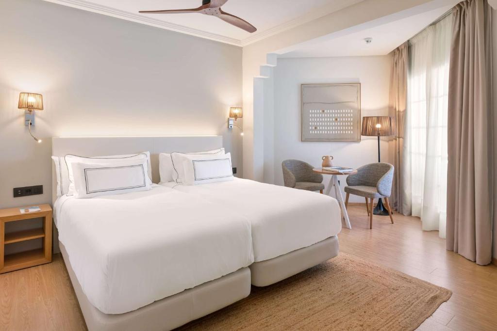 The Level, Suite, Sea View