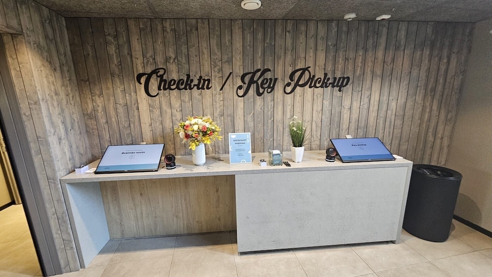 Lobby at Pilot Airport Hotel, VANTAA