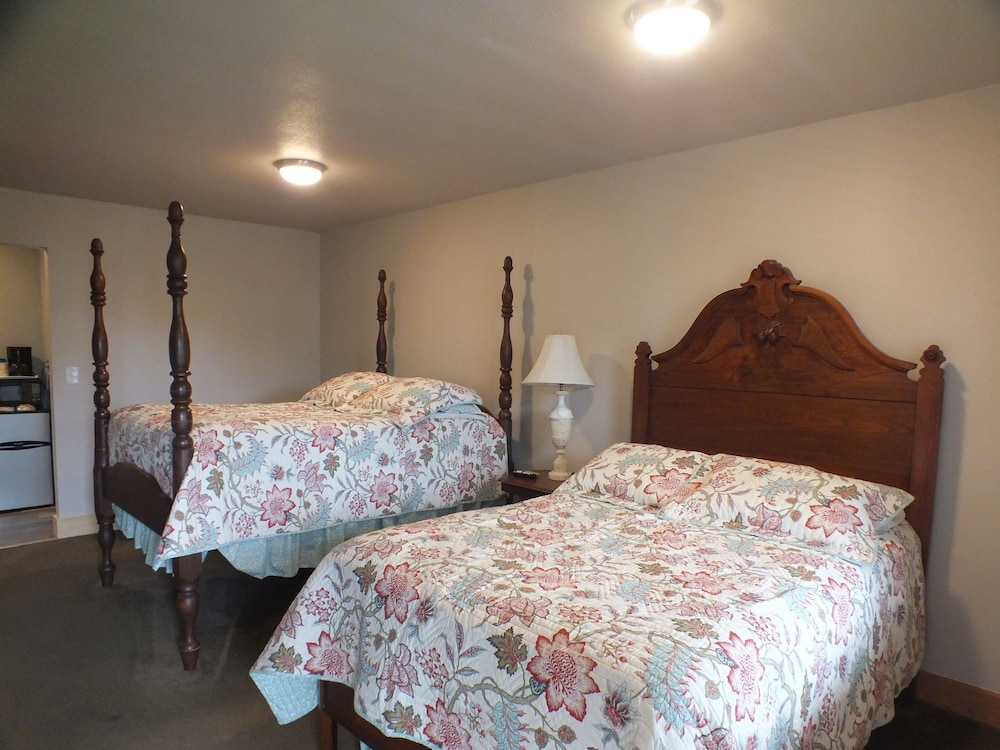 Scarborough Inn 36/65
