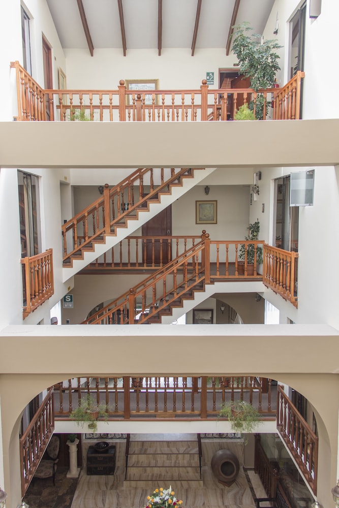 Ruinas Hotel 2/36